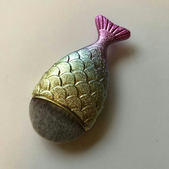 *Host Pick* Ombre Mermaid Tail Foundation Brush - Picture 2 of 4
